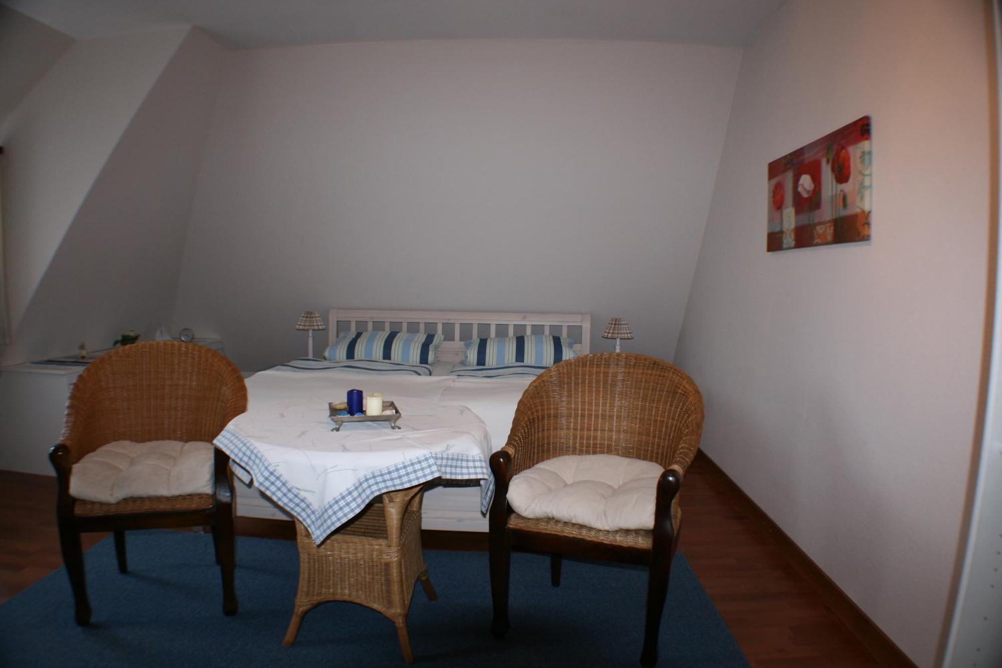 Ferienwohnungen Im Hotel Garni Zur Post Utersum Rom bilde